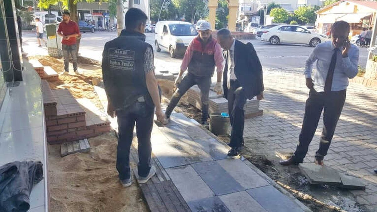 Başkan Özdemir Kaldırım Çalışmalarını İnceledi
