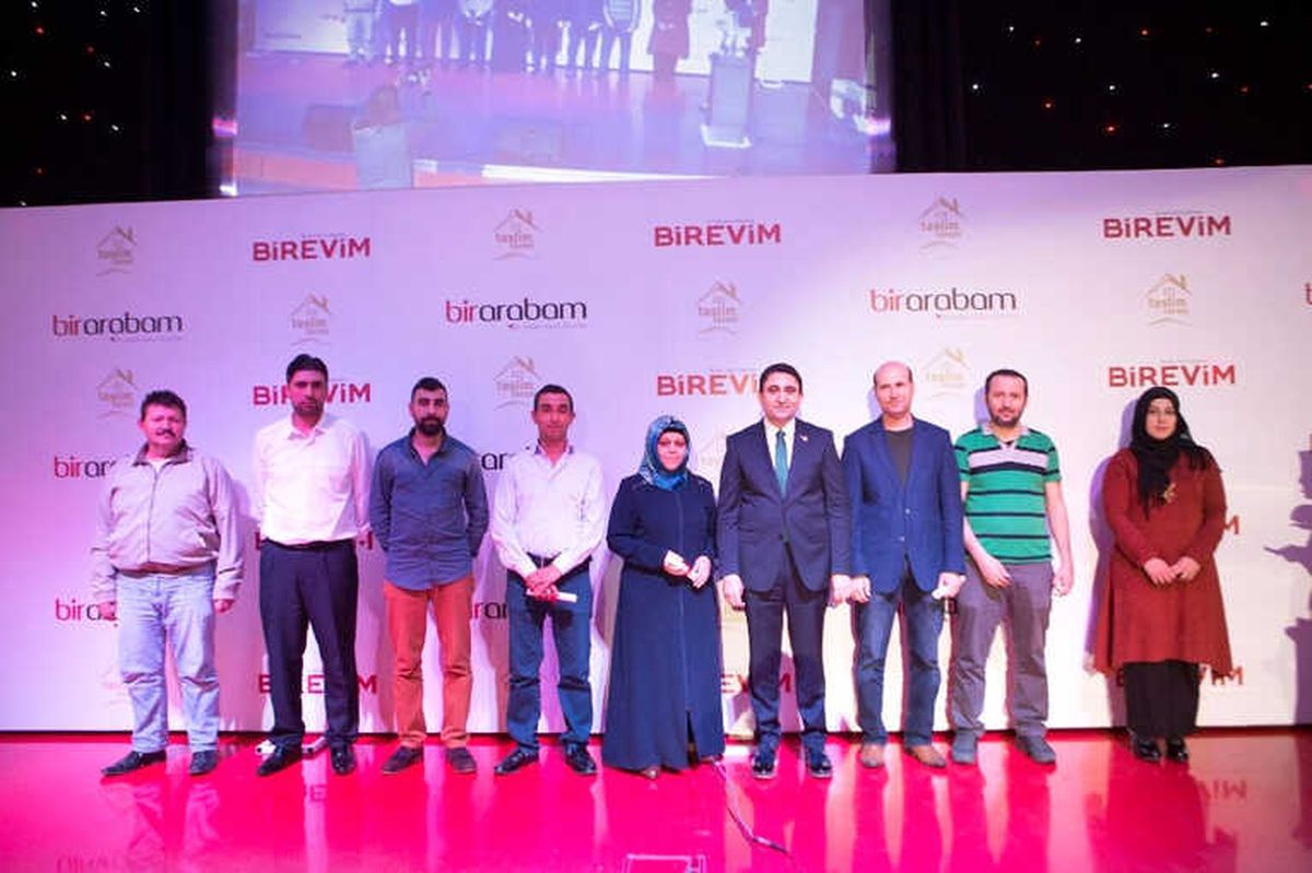Birevim, Toplu Tapu Teslim Töreninde 100 Aileye Tapularını Teslim Etti