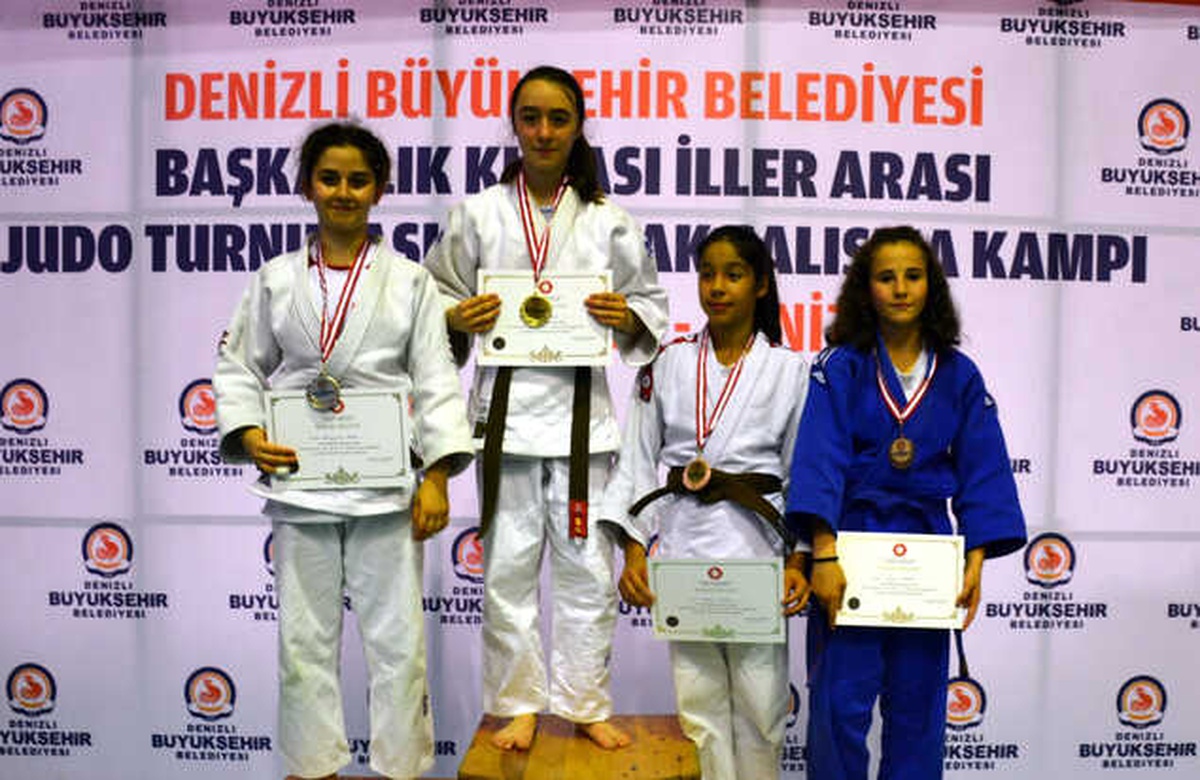 Büyükşehir\'in Şampiyon Judocuları Denizli\'de!