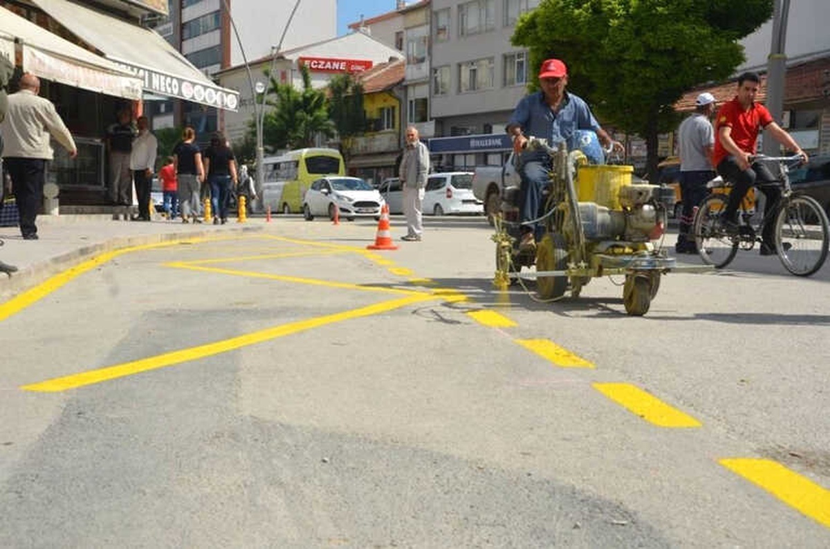 Ereğli Belediyesi Yol Çizgi Çalışmalarını Sürdürüyor