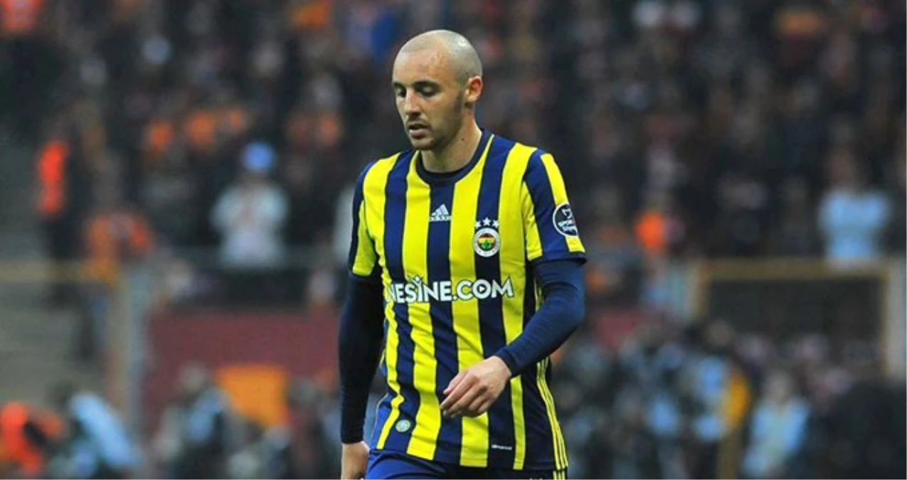 Fenerbahçeli Aatıf Chahechouhe\'nun Göbekli Hali Görenleri Şaşkına Çevirdi