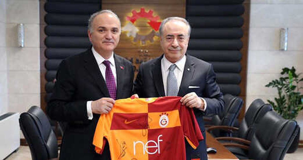 Galatasaray Başkanı Mustafa Cengiz, Bakan Faruk Özlü\'yü Ziyaret Etti