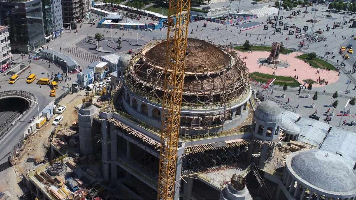 Minarelerinin Yapımına Başlanan Taksim Camii Havadan Görüntülendi