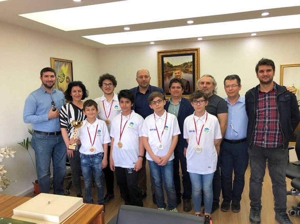 Satranç Takımı Şampiyonluğa Ulaştı