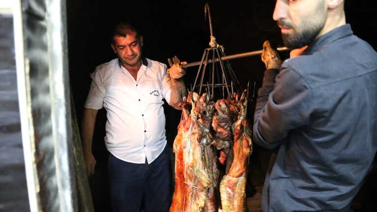 Siirtliler İftar Sofrasında Büryana Rağbet Gösterdi