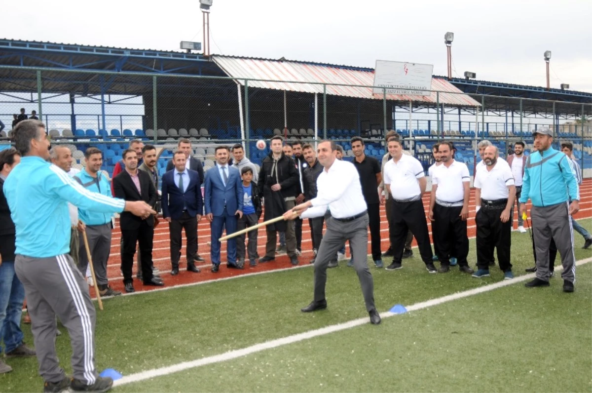 Şırnak Beyzbolu Karşılaşmasını Başkan Bedirhanoğlu Başlattı