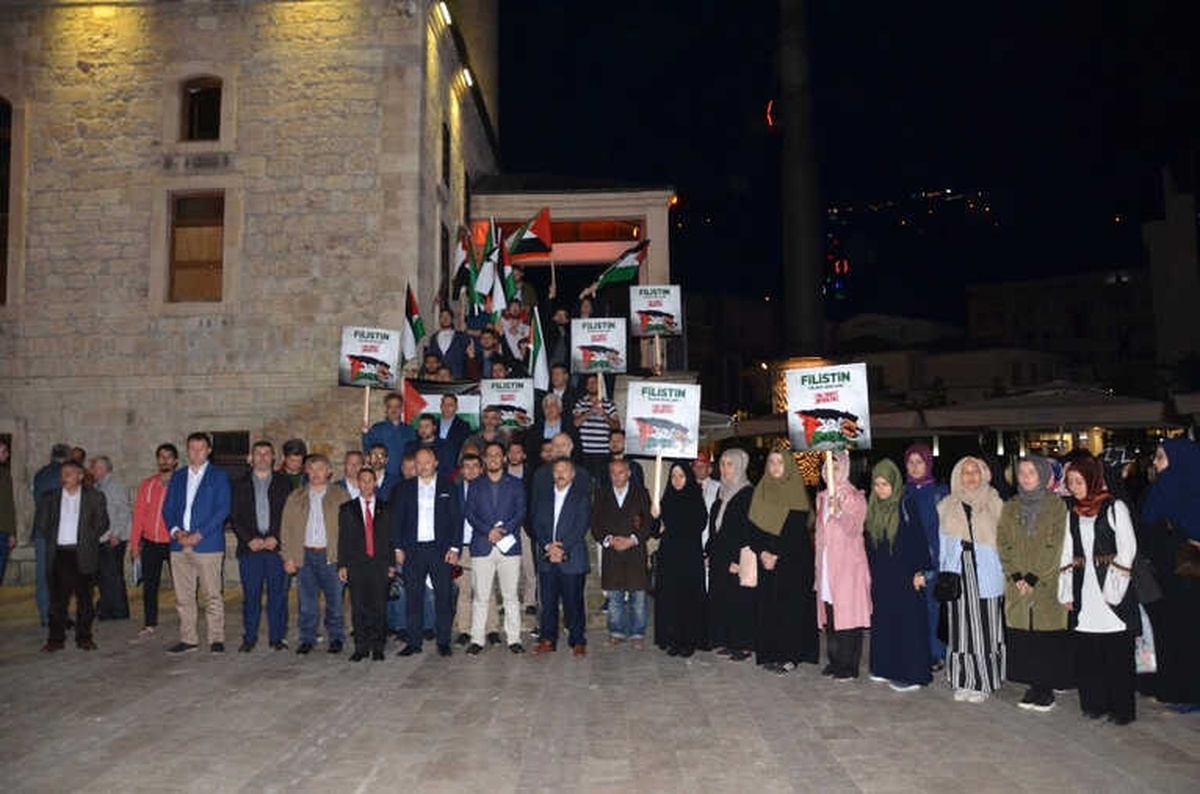 Stk\'lar, Filistin Halkına Yapılanları Protesto Etti