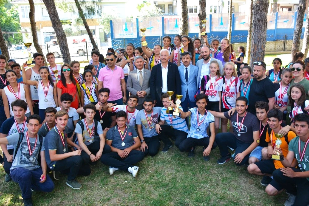 Torbalı Gençlik ve Spor Festivalinde Kupalar Sahiplerini Buldu