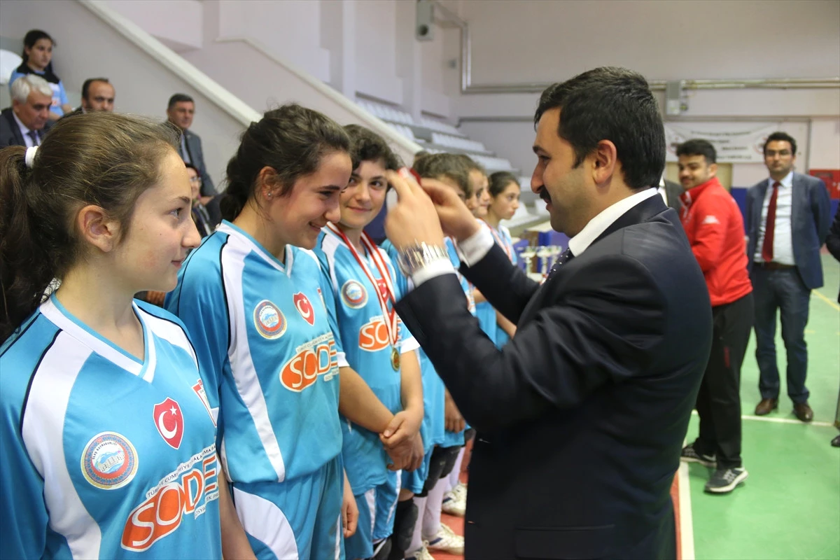 Ulaş\'ta Voleybol Turnuvası Sona Erdi