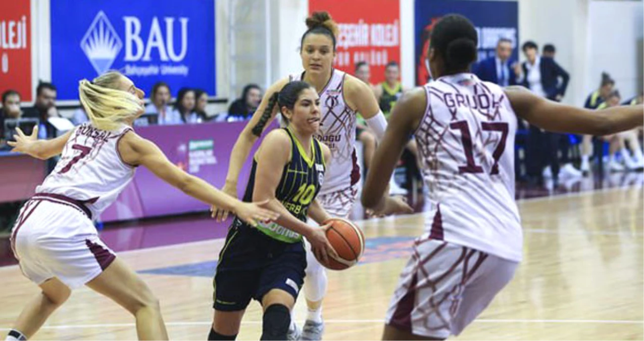 Yakın Doğu Üniversitesi, Fenerbahçe\'yi 68-61 Yenerek Seride Durumu 1-1\'e Getirdi