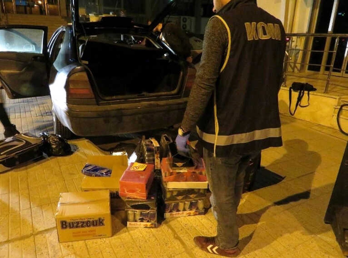 800 Adet Cinsel Uyarıcı Kaçak İlaç Ele Geçirildi