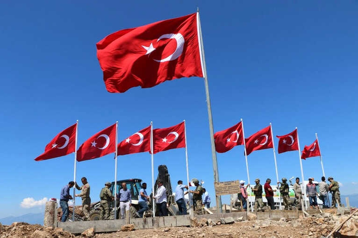 9 Şehidin Verildiği Keltepe\'ye 9 Türk Bayrağı