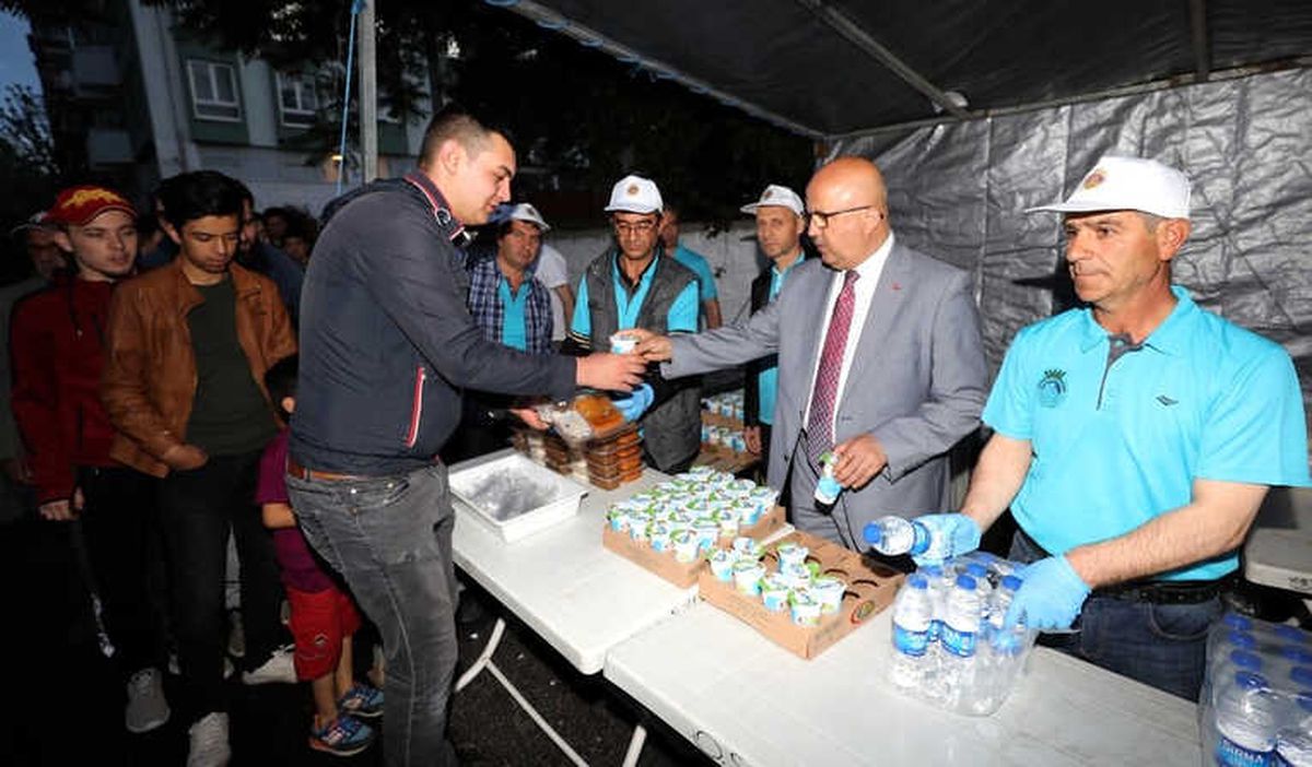 Afyonkarahisar\'da İftar Çadırları Doldu Taştı