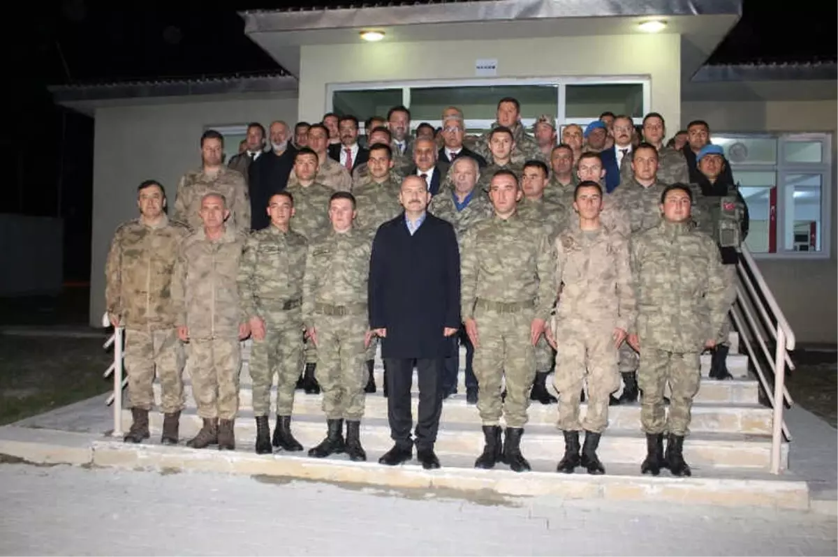 Bakan Soylu İran Sınırında Mehmetçik ile Sahur Yaptı