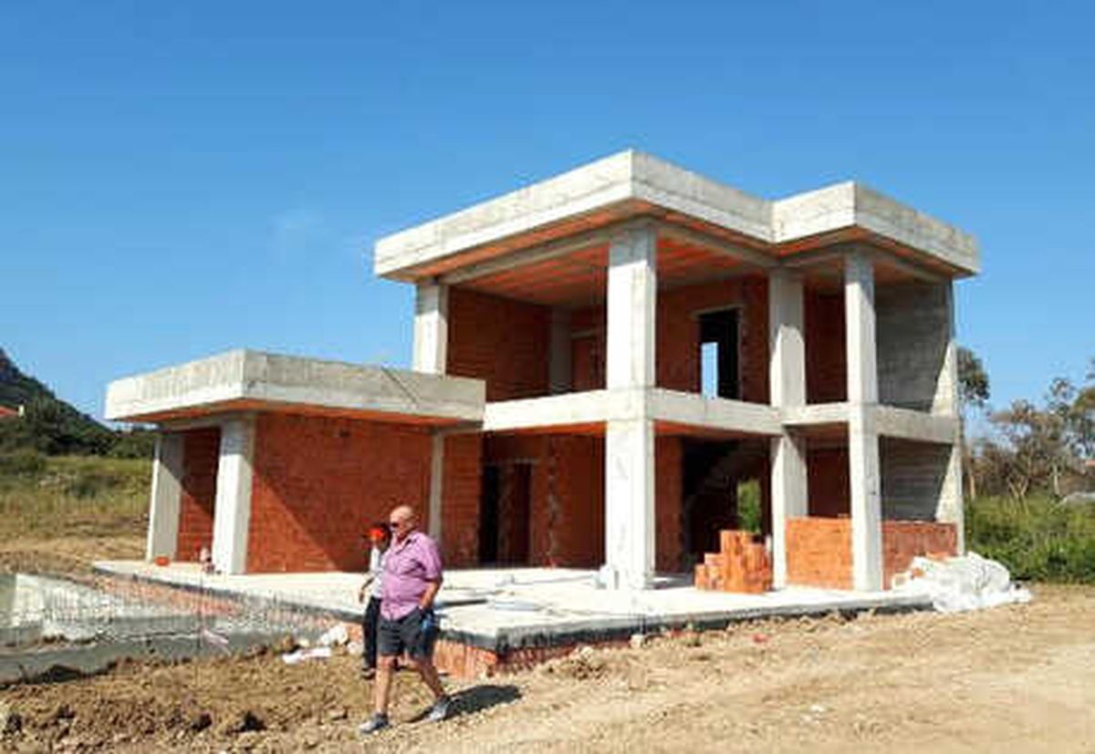 Datça\'da Kaçak İnşaatın Yapımı Devam Ediyor