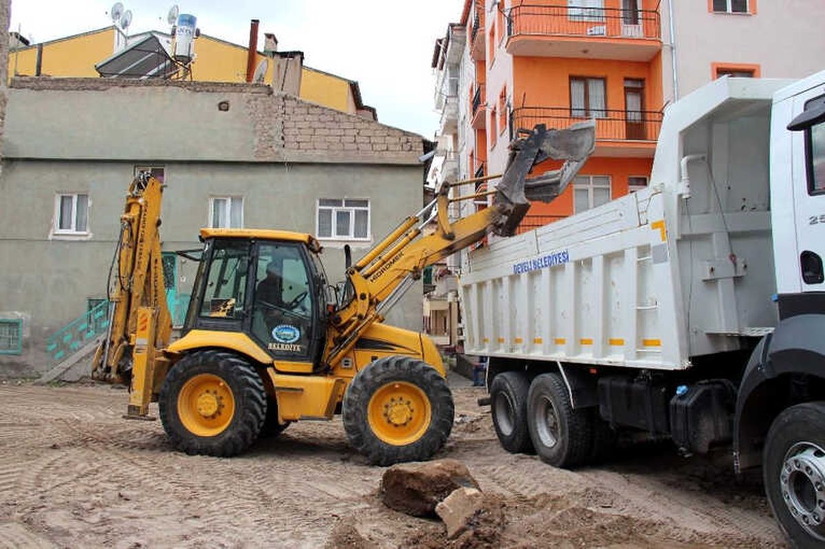 Develi\'de Parke Çalışmaları Devam Ediyor