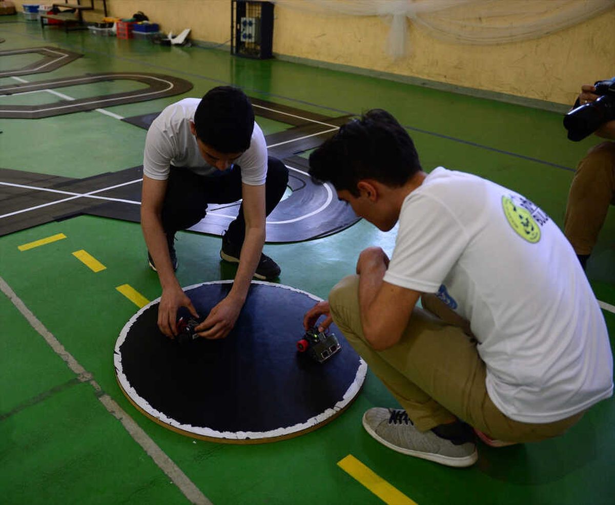 Giresun\'daki Öğrenciler Robotlarını Sergiledi