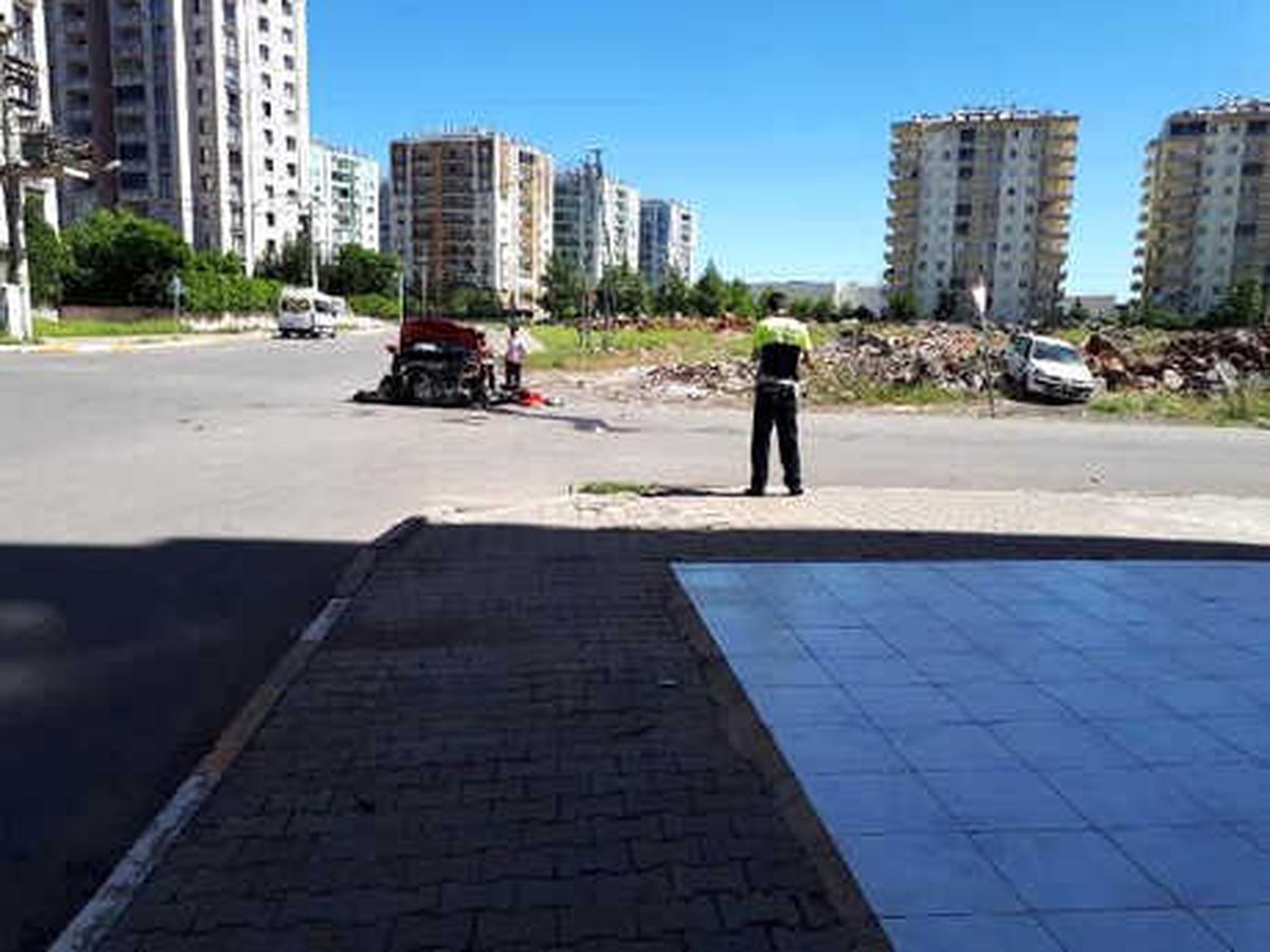İki Otomobilin Çarpışma Anı Kamerada