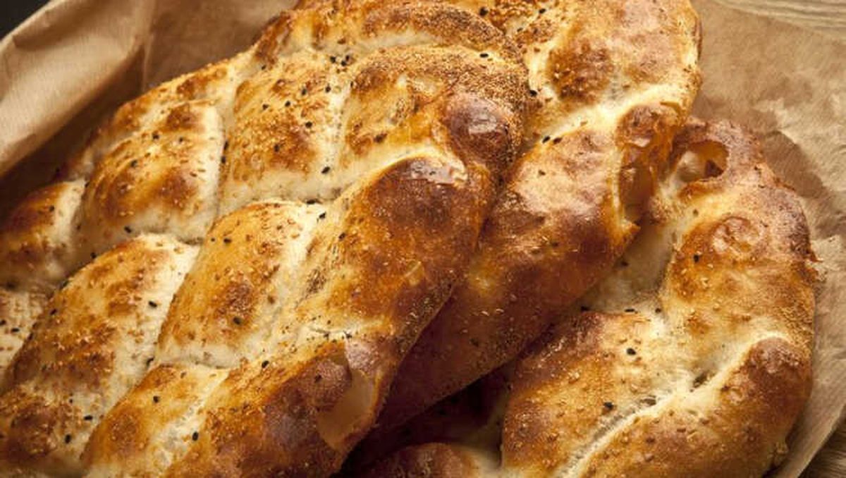 İskenderun\'da Özel Ramazan Pidesi Satışı Başladı