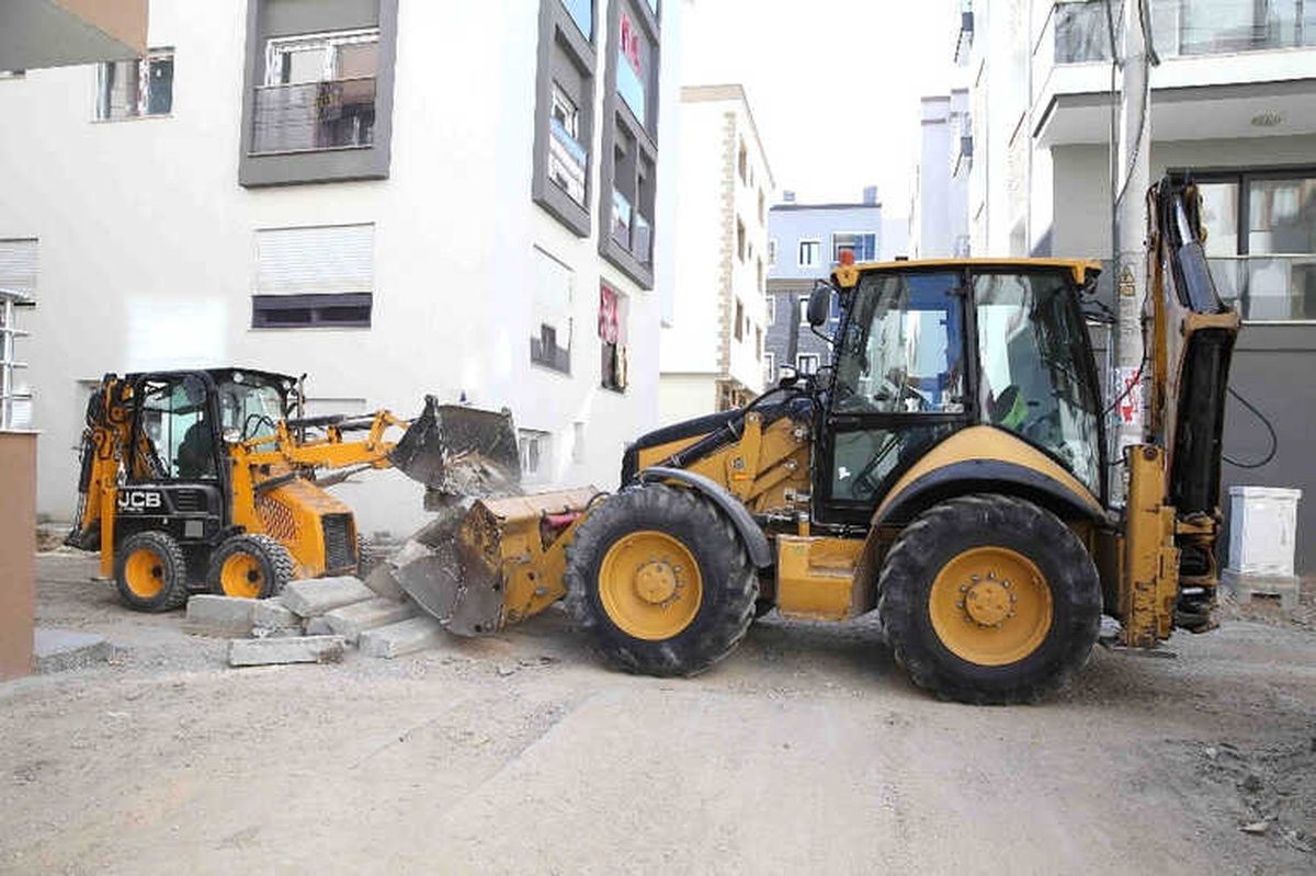 Karşıyaka Sokakları Yenileniyor