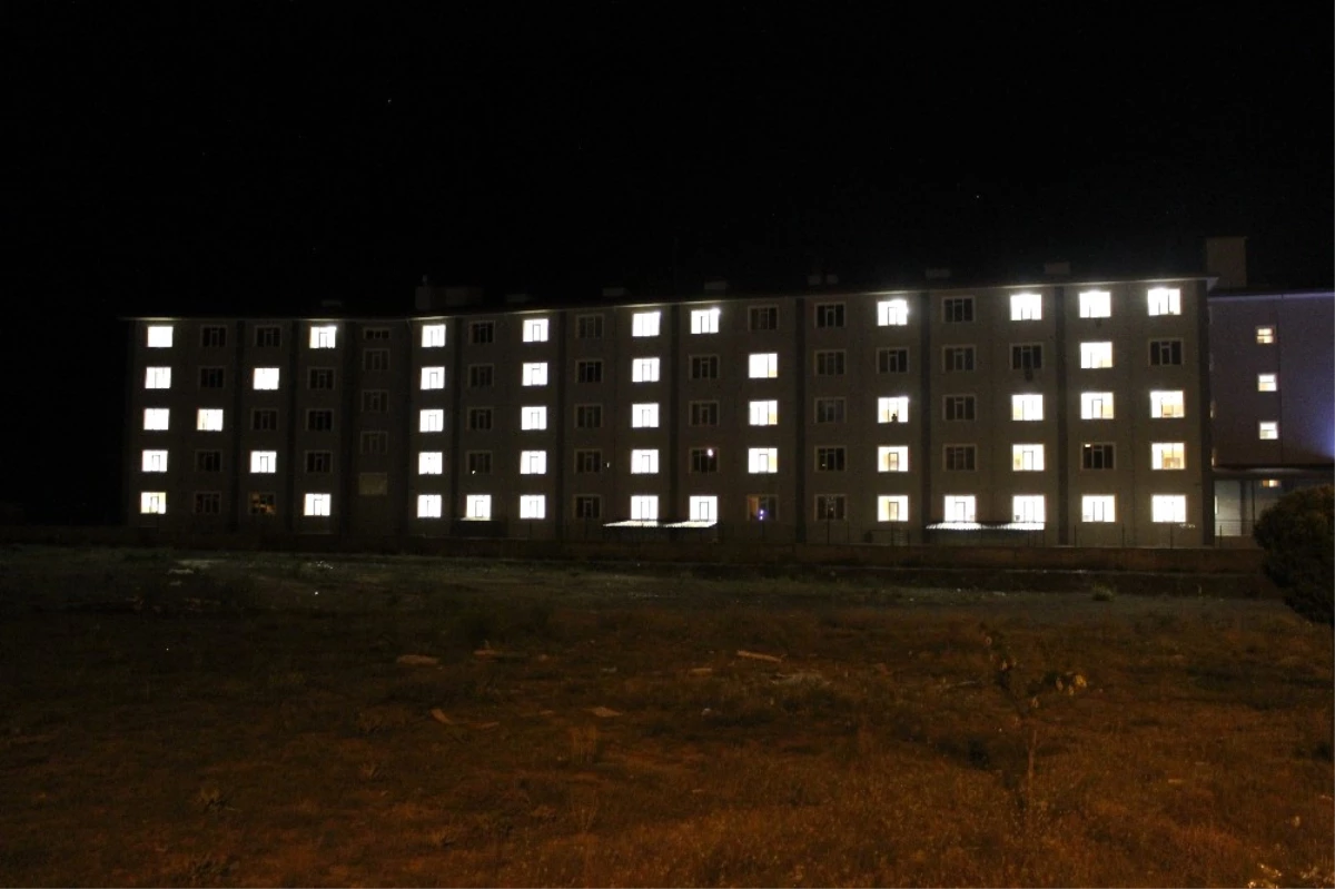 Kyk Öğrencileri, Yurt Binalarını "Kudüs" Yazısıyla Işıklandırdı