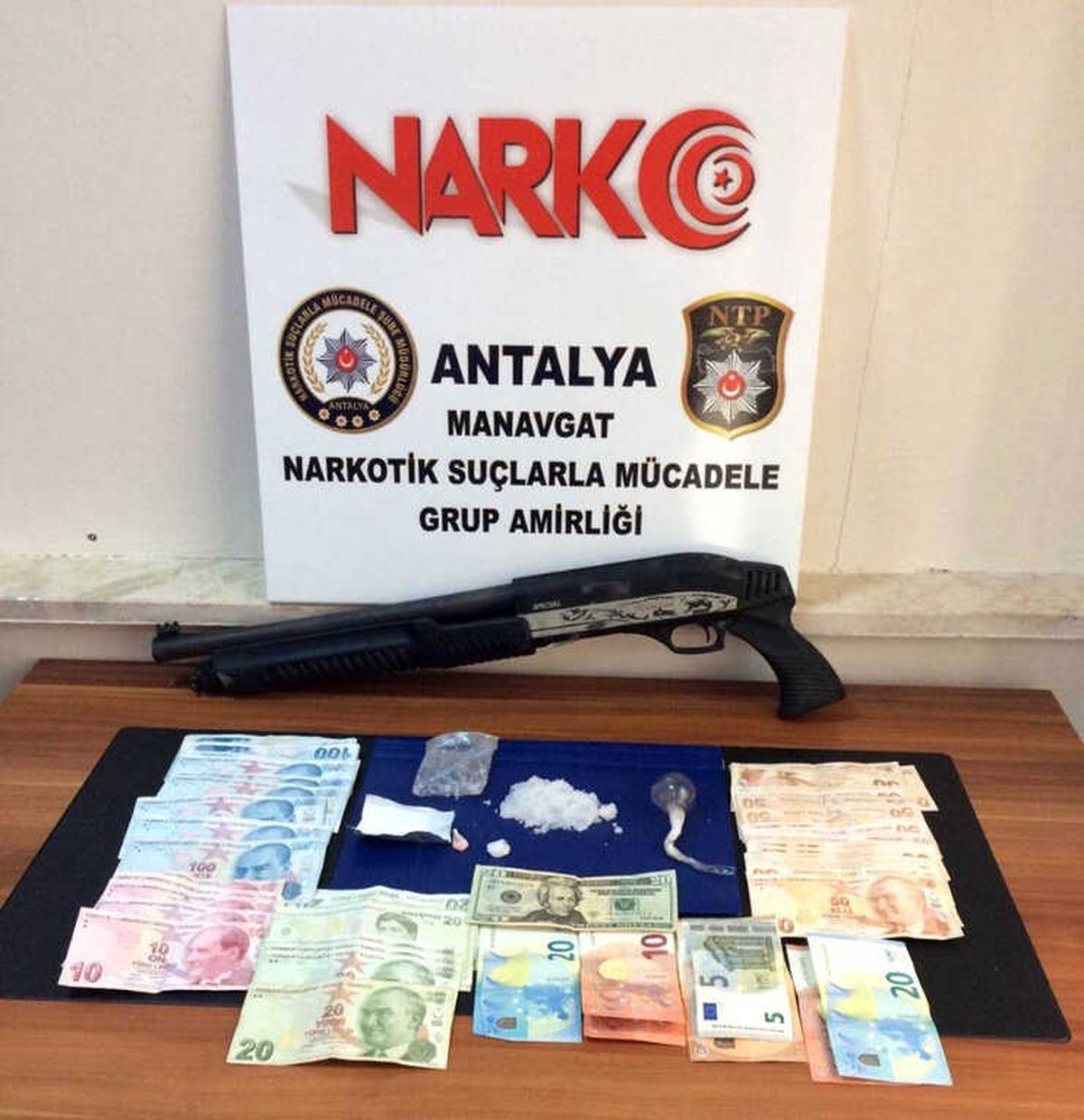 Manavgat\'ta Uyuşturucu Operasyonu