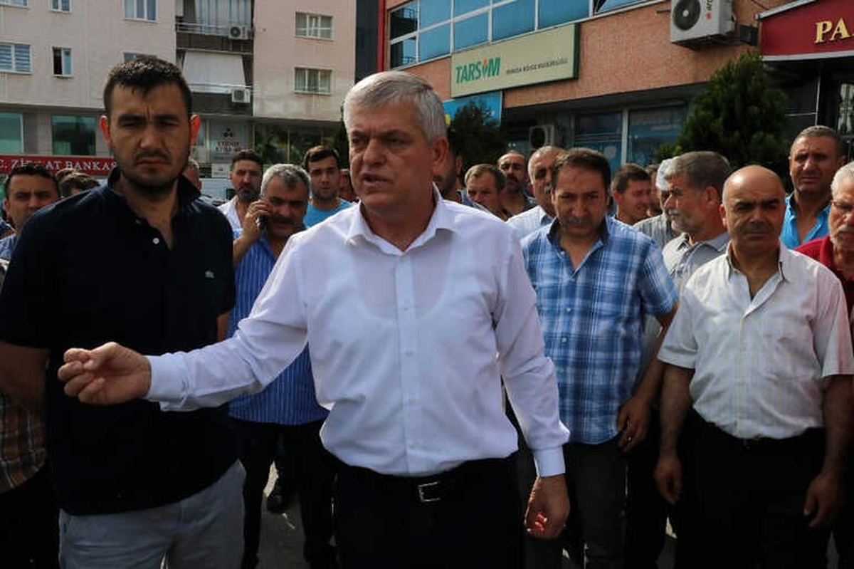 Manisa\'da Pazarcı Esnafı Pazar Yeri Sorununun Çözülmesini İstedi