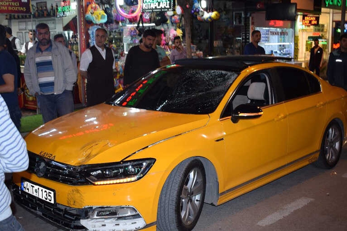Otomobil Bisiklete Çarptı: 1 Yaralı