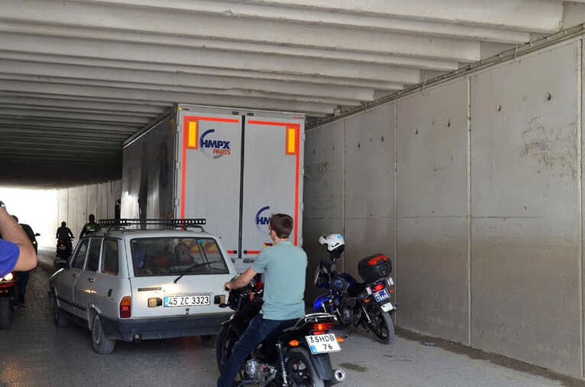 Yüksekliği Hesaplayamadı, Alt Geçide Sıkıştı
