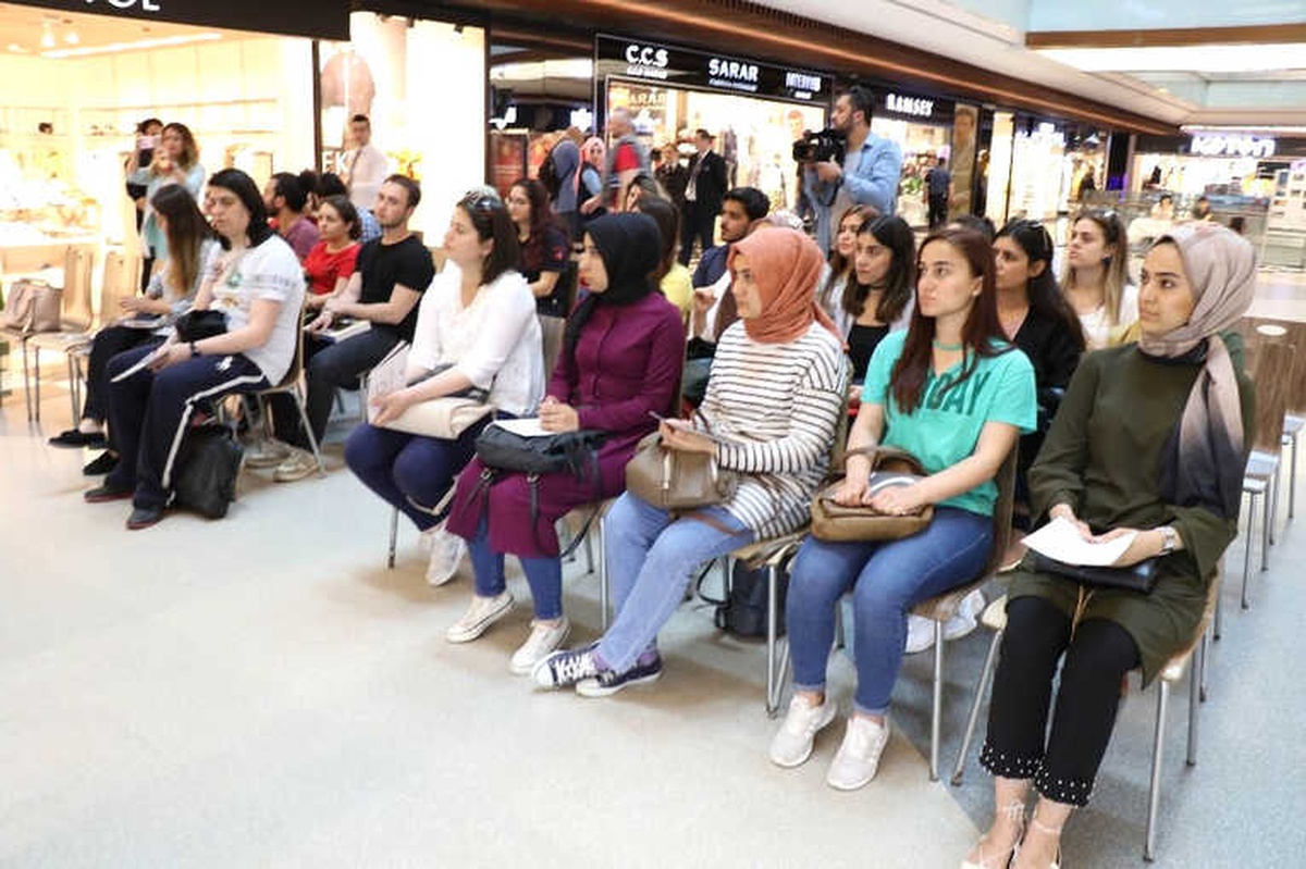 67 Burda Avm\'de Esas Sosyal\'in "İlk Fırsat" Programı Konuşuldu