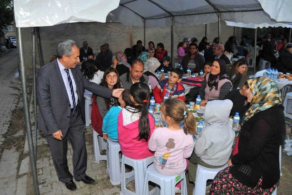 Akşehir\'de Mahalle İftar Programları Başladı