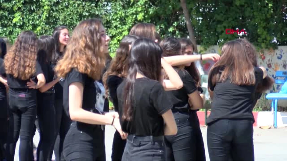 Antalya-Öğrenciler, Bedenleriyle Atatürk\'ün İmzasını Çizdi-Hd