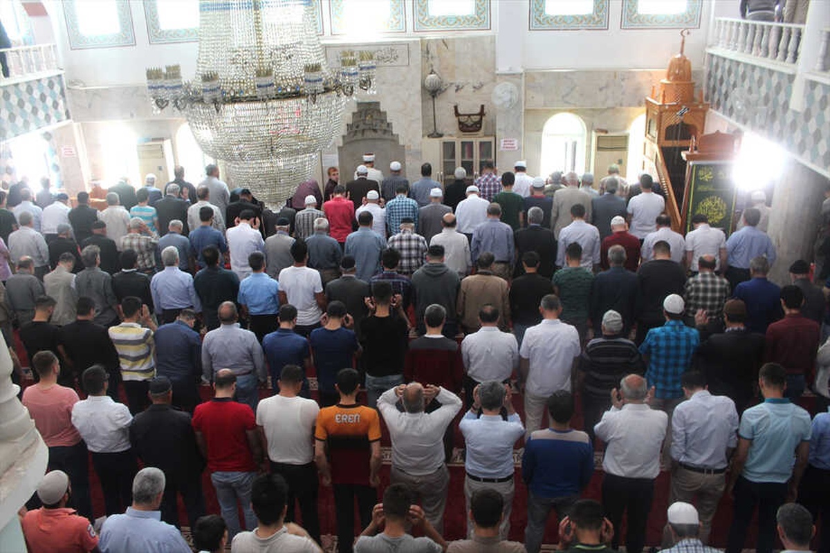 Cuma Namazında Filistin Halkına Dua Edildi