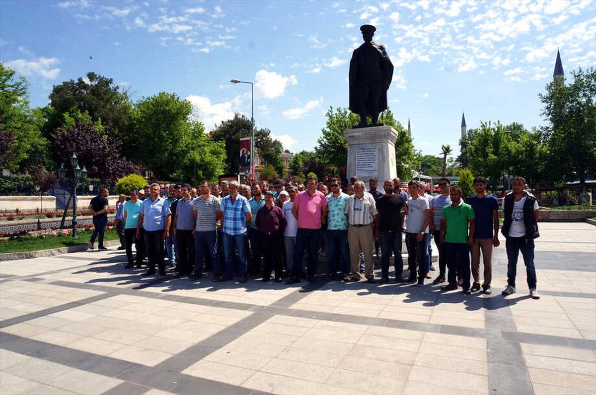 Edirne\'de Bazı Belediye İşçilerinden İş Bırakma Eylemi