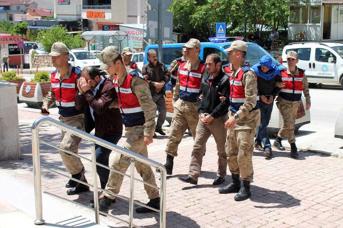 Elazığ\'da Uyuşturucu Operasyonu: 5 Şüpheli Tutuklandı, 4 Şüpheli Adliyeye Sevk Edildi