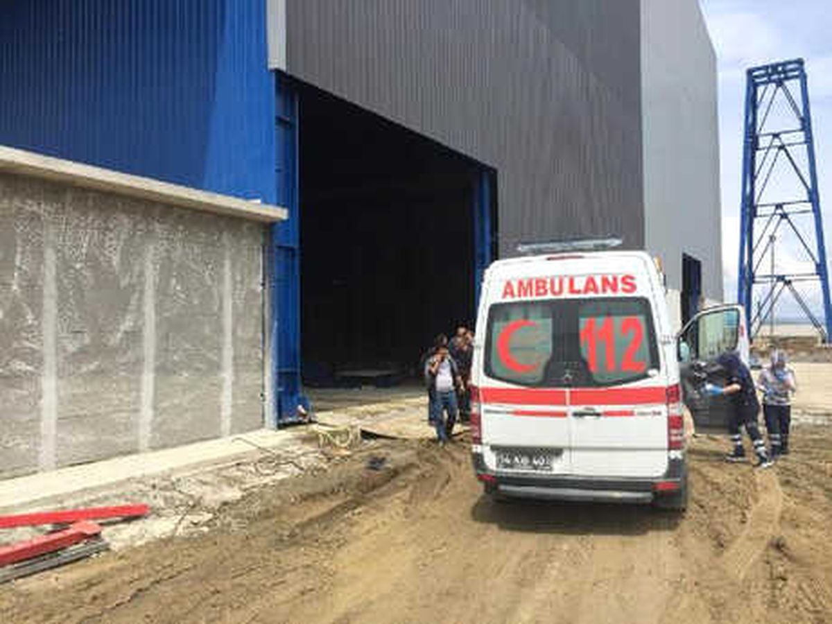 Fabrikada Yaklaşık 30 İşçi, Kimyasal Maddeden Zehirlendi (1)