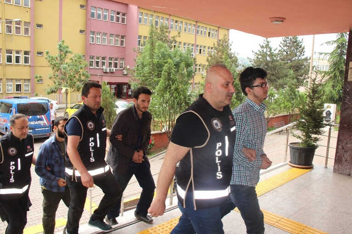 Fetö Operasyonunda 4 Kişiden 1\'i Tutuklandı