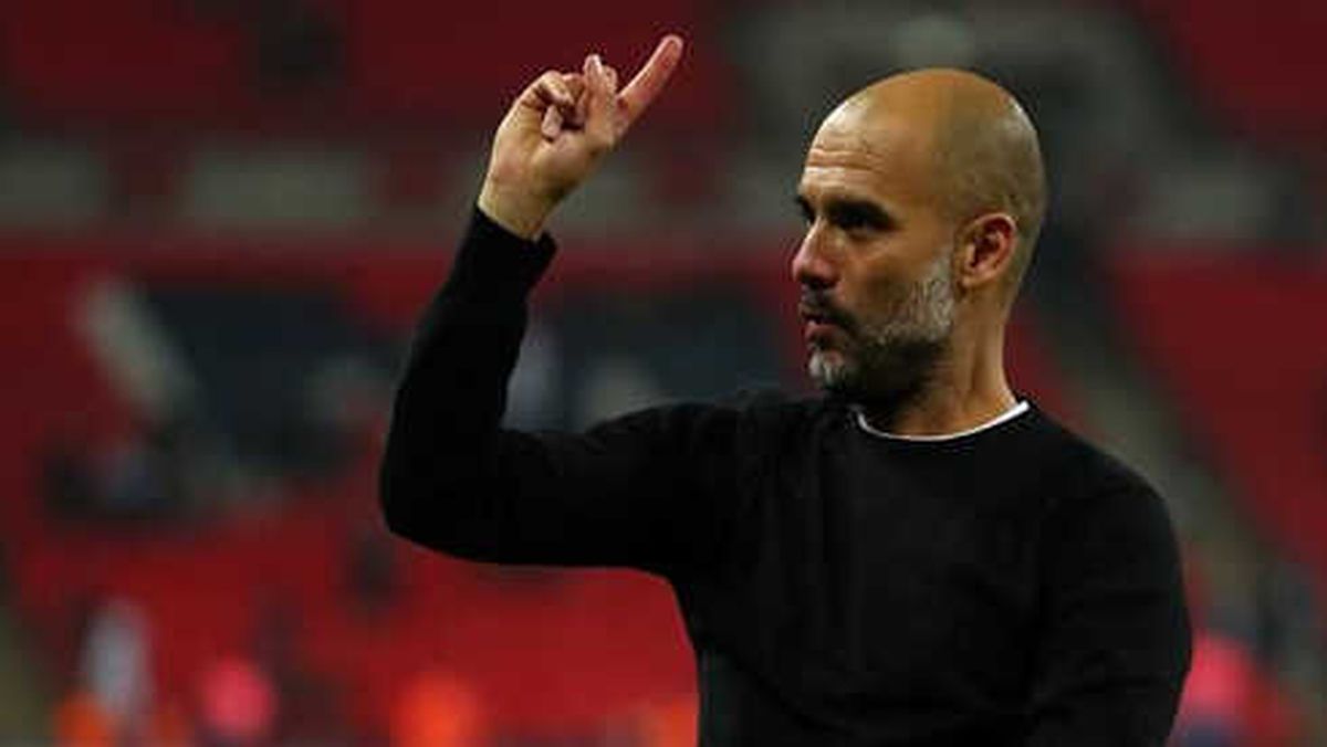 İngiltere\'de Sezonun Menajeri Guardiola