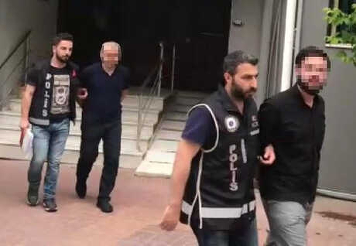 İzmir\'de 31 Fetö Şüphelisi Adliyede