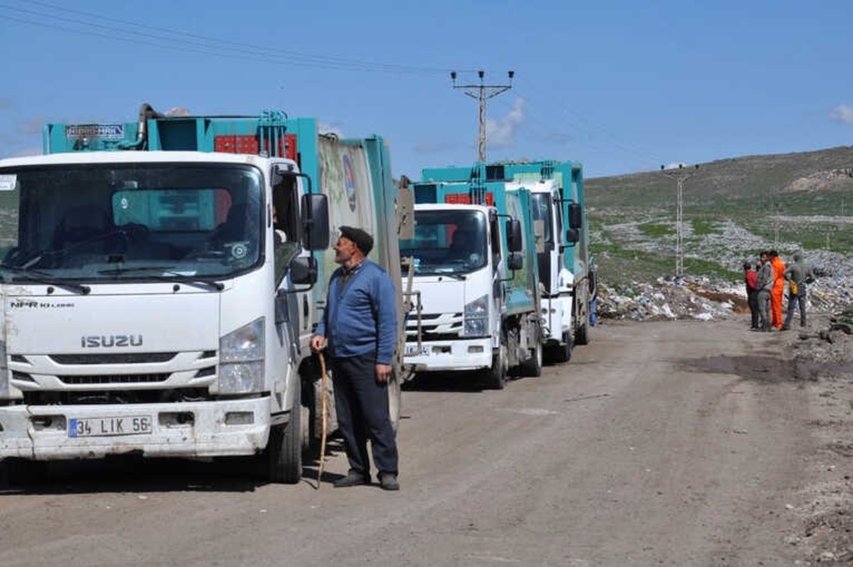 Kars\'ta Mahalle Sakinlerinin Çöp İsyanı