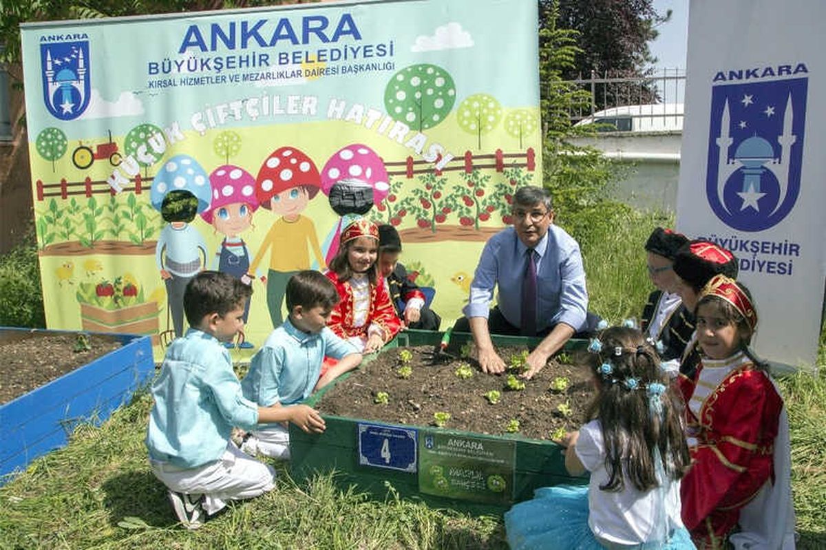 Minik Çiftçiler İş Başında