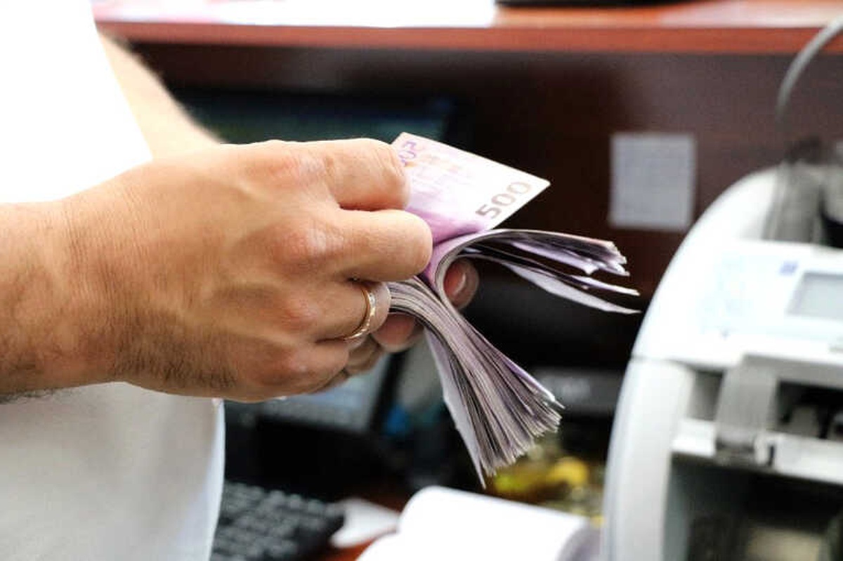 Dolar ve Euro\'nun Yükselmesinin Temel Sebebi Seçim