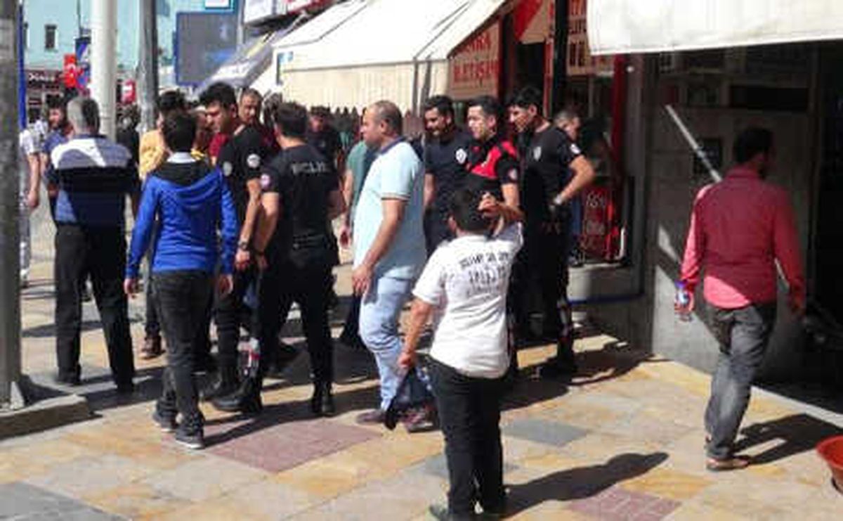 Pasajda Esnaf Kavgası: 3 Yaralı