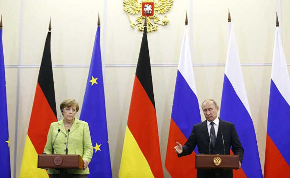 Putin ve Merkel\'den Ortak Basın Toplantısı