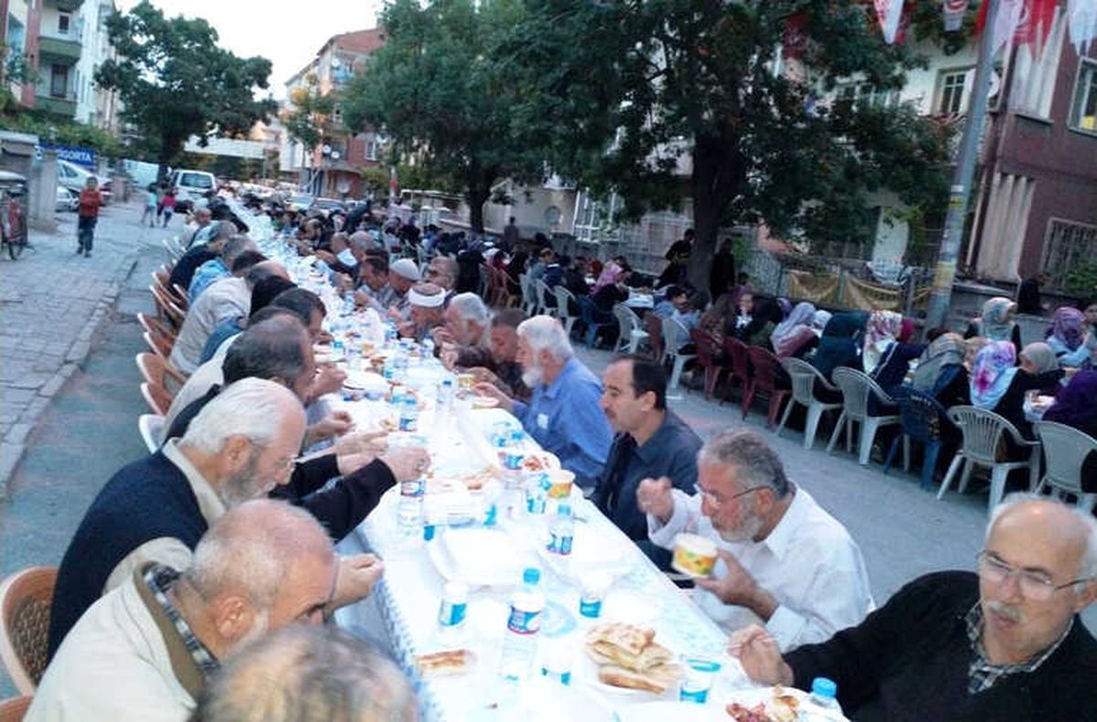 Sahabiye Mahallesi Sakinleri İyilik Sofrasında Buluştu