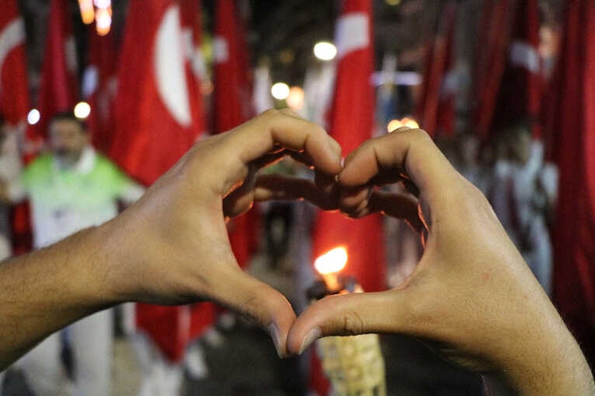Samsun\'da 4 Bin Kişilik "Fener Alayı Yürüyüşü"