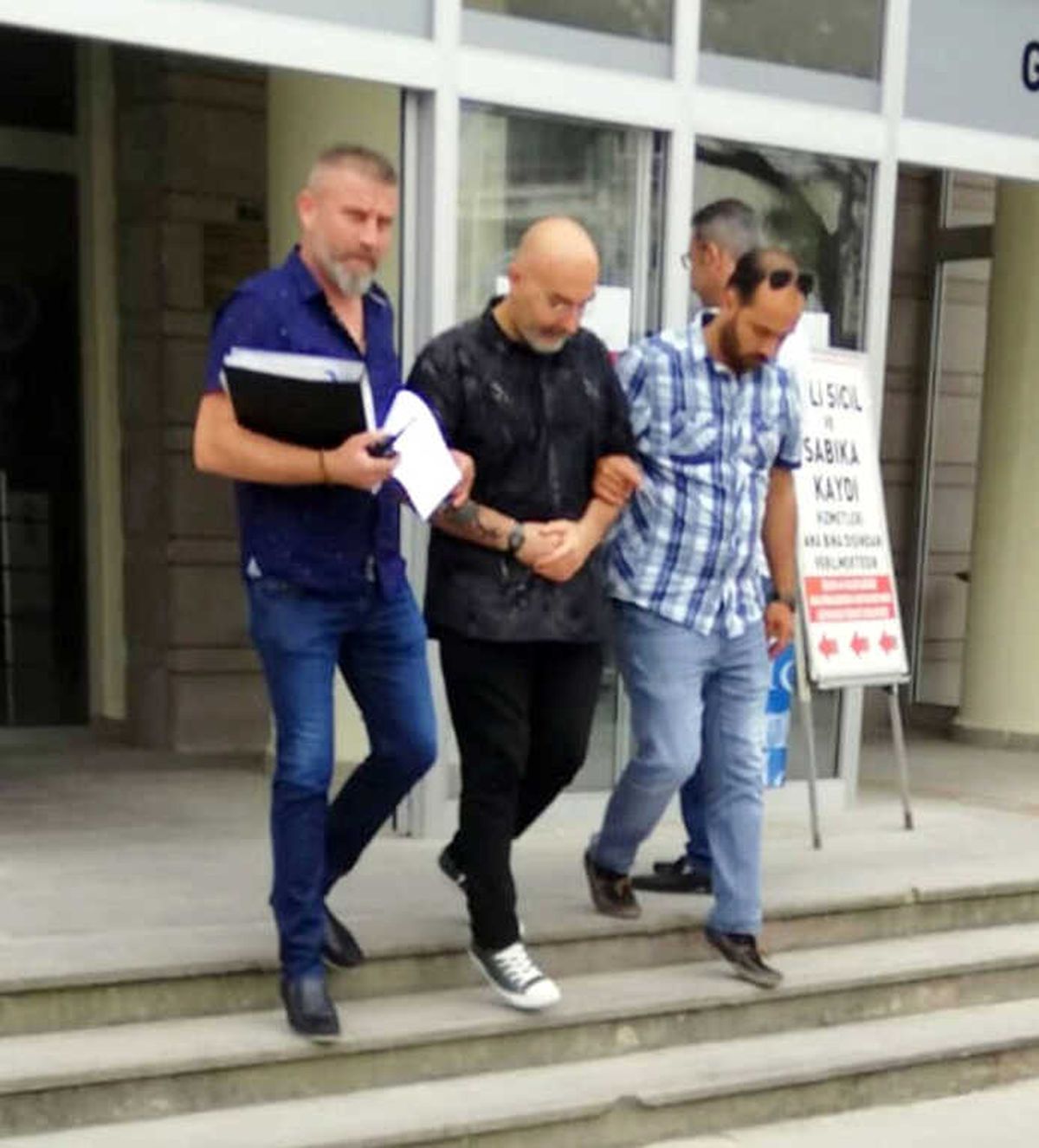 Ünlülerin Özel Dedektifi Joseph Erdem Kuşadası\'nda Gözaltına Alındı