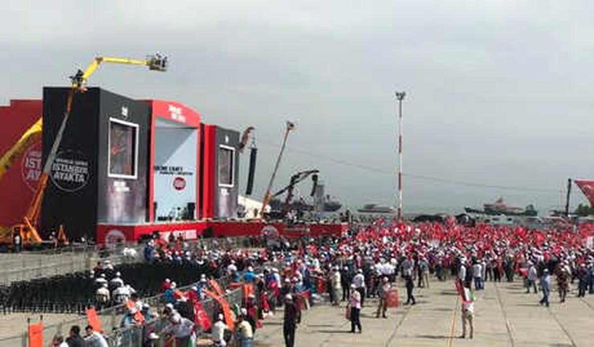 Yenikapı\'da Kudüs Mitingi İçin Toplanmalar Sürüyor