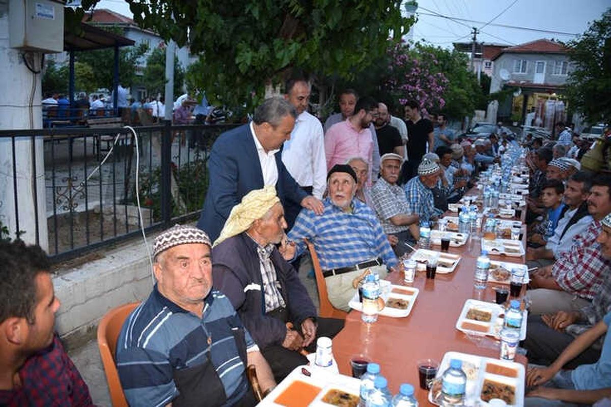 Yunusemre\'de İftar Sofrası Pelitalan\'da Kuruldu
