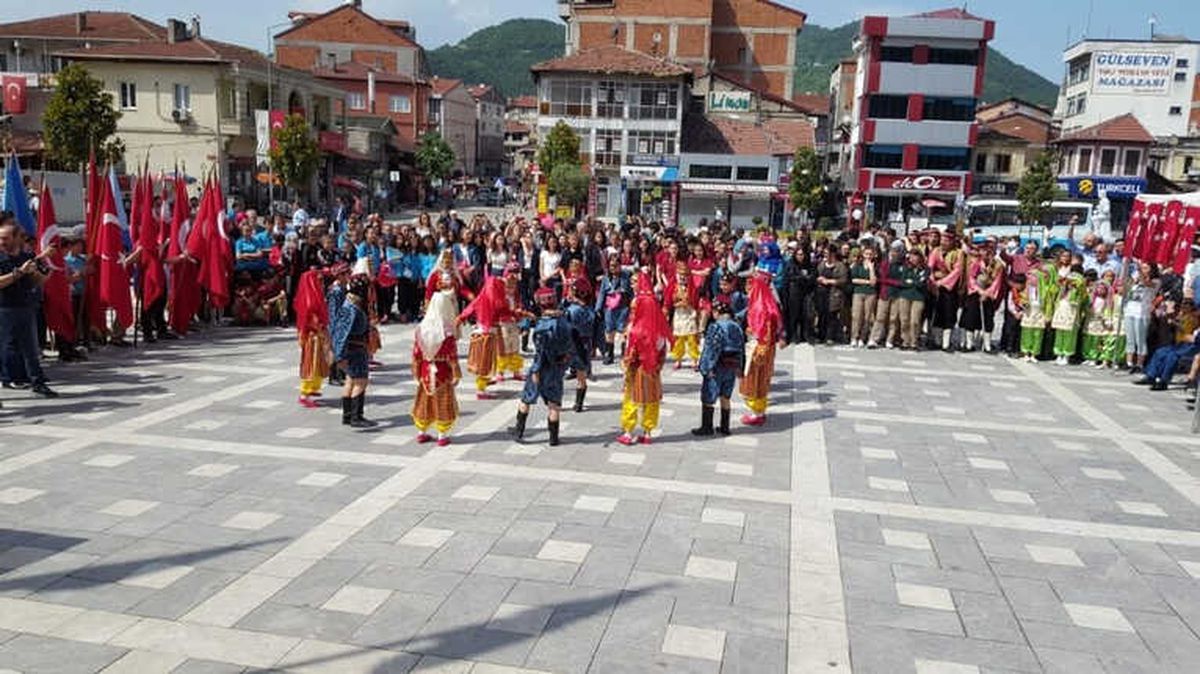 19 Mayıs Bayramı Devrek\'te Coşku İçinde Kutlandı